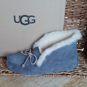 ugg alena slippers size 8